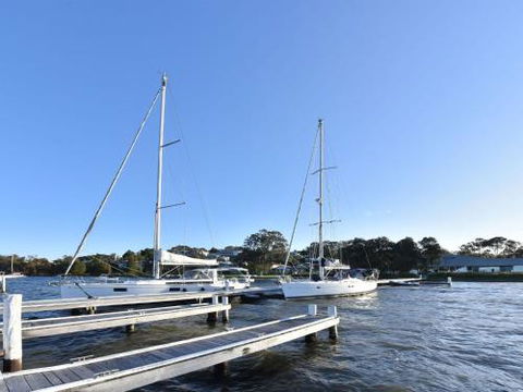 Wangi Waterfront Delight 4br Waterfront Reserve Home - Accommodation Sunshine Coast 6