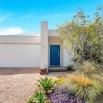 Blue Waves - Accommodation Sunshine Coast 0