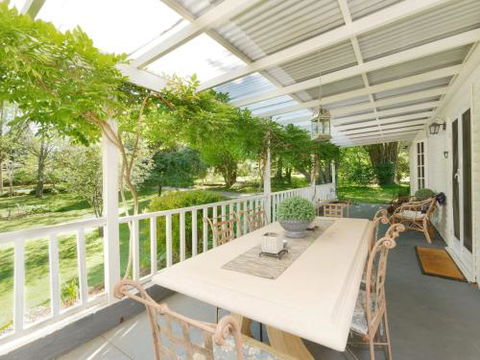 Redwood Cottage Burradoo Getaway Southern Highlands 4pm Check Out Sunday - Accommodation Sunshine Coast 1