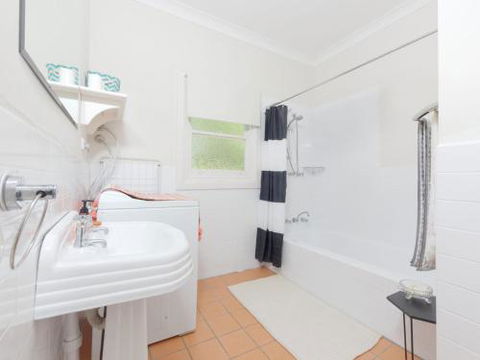 Redwood Cottage Burradoo Getaway Southern Highlands 4pm Check Out Sunday - Accommodation Sunshine Coast 3
