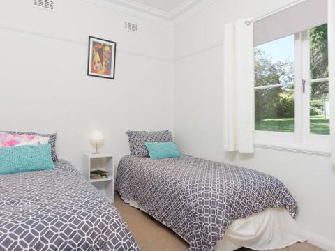 Redwood Cottage Burradoo Getaway Southern Highlands 4pm Check Out Sunday - Accommodation Sunshine Coast 2