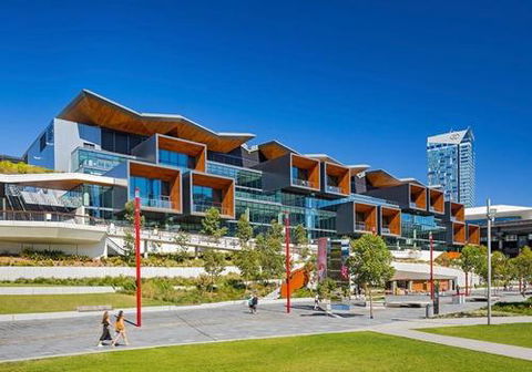 DREAM HARBOUR VIEW 2 BRM / GYM POOL & PARKING - Accommodation Sunshine Coast 6