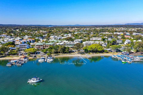 Panoramic River & Ocean Views Noosaville - Accommodation Sunshine Coast 6
