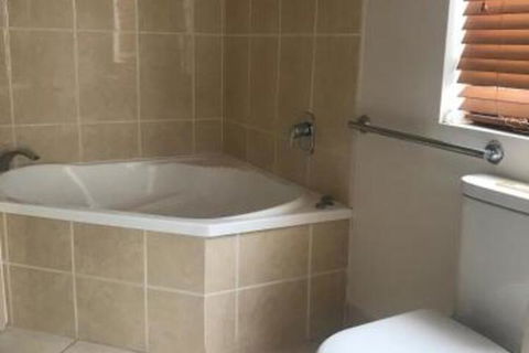 Townsville Strand Lighthouse Apartment 3 - Accommodation Sunshine Coast 5