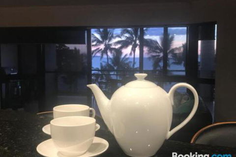 Townsville Strand Lighthouse Apartment 3 - Accommodation Sunshine Coast 0