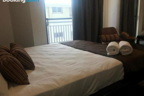 Townsville Strand Lighthouse Apartment 3 - Accommodation Sunshine Coast 3