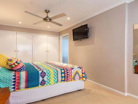 Dog Lovers Retreat Beachmere - Accommodation Sunshine Coast 6