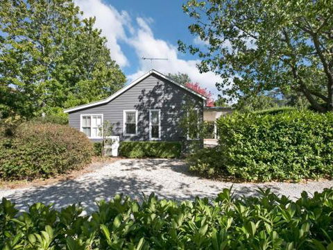 Rose Cottage Bowral Southern Highlands - Accommodation Sunshine Coast 1