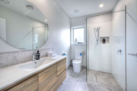 Archella 2 - Beautifully Appointed, Close To Golf Course & Play Ground - Accommodation Sunshine Coast 1