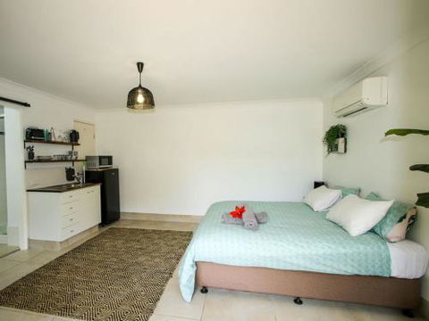 Studio 9 - Accommodation Sunshine Coast 0