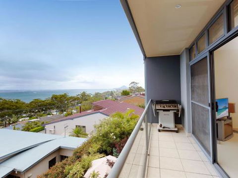 23 Wollomi Ave Stunning Water Views & WIFI - Accommodation Sunshine Coast 4