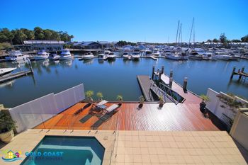 Harbourfront Retreat - Accommodation Sunshine Coast 3