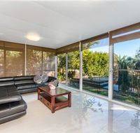 Spacious 4 Bedroom House The Hill - Accommodation Sunshine Coast
