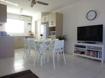 Selene Holiday Apartment AtWest Beach - Accommodation Sunshine Coast 1