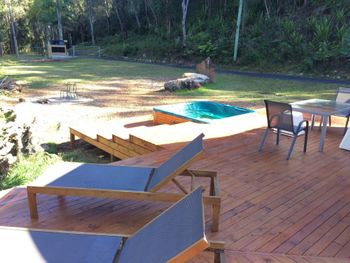 Quiet Rural Retreat With Spa - Accommodation Sunshine Coast 2