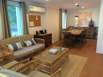 Quiet Rural Retreat With Spa - Accommodation Sunshine Coast 6