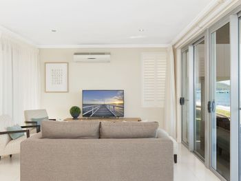 Soldiers Point Road 2 163 Seaside Splendour - Accommodation Sunshine Coast 0