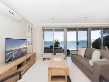 Soldiers Point Road 2 163 Seaside Splendour - Accommodation Sunshine Coast 2