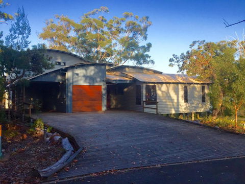 The Holiday House - Accommodation Sunshine Coast 2