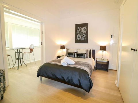 Waterside Retreat - Accommodation Sunshine Coast 4
