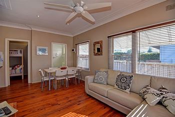 Ocean Parade By The Beach Unit - Accommodation Sunshine Coast 5