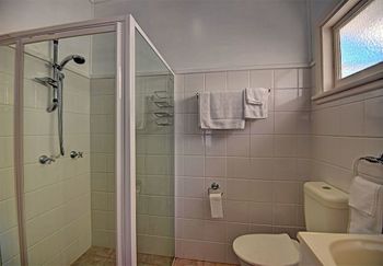 Ocean Parade By The Beach Unit - Accommodation Sunshine Coast 4