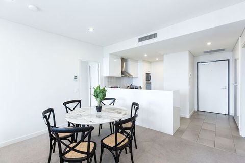 Trendy Self Contained City Apartment - Accommodation Sunshine Coast 4