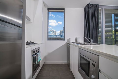 2bed Apartment! Modern Home For 4 At Chatswood - Accommodation Sunshine Coast 3