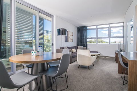2bed Apartment! Modern Home For 4 At Chatswood - Accommodation Sunshine Coast 4