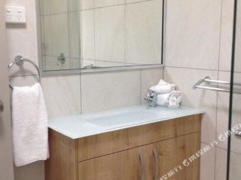 BEST WESTERN CASTLE LODGE MOTEL - Accommodation Sunshine Coast 3