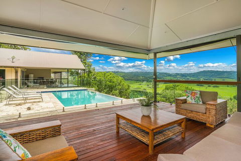 A PERFECT STAY - Serene Myocum - Accommodation Sunshine Coast 3