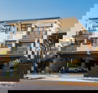 Oxford Steps - Accommodation Sunshine Coast