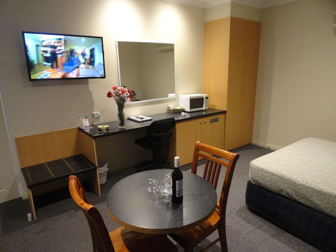 Victoria Lodge Motor Inn And Apartments - Accommodation Sunshine Coast 1