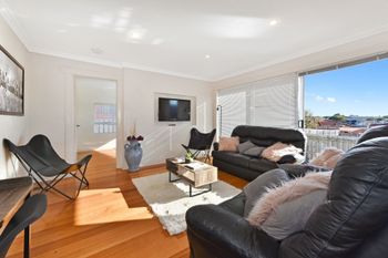 Spacious & Bright 4 Bedroom Home - Accommodation Sunshine Coast 0