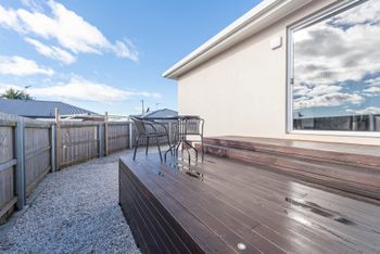 Spacious & Bright 4 Bedroom Home - Accommodation Sunshine Coast 3