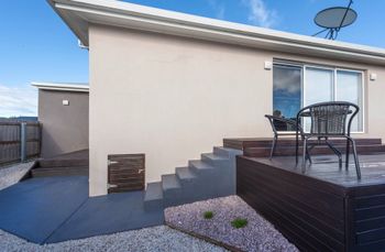 Spacious & Bright 4 Bedroom Home - Accommodation Sunshine Coast 5