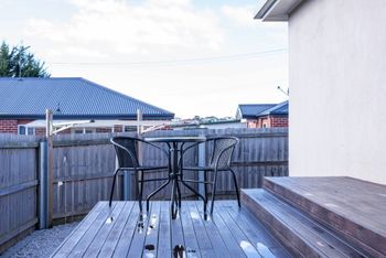 Spacious & Bright 4 Bedroom Home - Accommodation Sunshine Coast 6