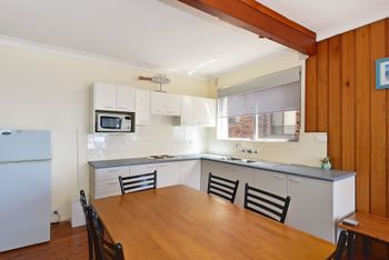 Quarter Deck Apartment 2 - Accommodation Sunshine Coast 2