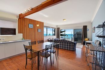 Quarter Deck Apartment 2 - Accommodation Sunshine Coast 6