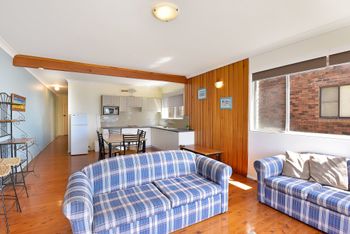Quarter Deck Apartment 2 - Accommodation Sunshine Coast 5