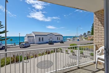Quarter Deck Apartment 2 - Accommodation Sunshine Coast 3