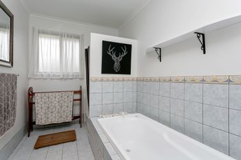 Juggle House - Accommodation Sunshine Coast 3