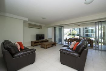 Blue On Blue Apartment 811 - Accommodation Sunshine Coast 4