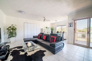 1 Bedroom Gold Coast Beachside Apt W AC + Parking - Accommodation Sunshine Coast 3