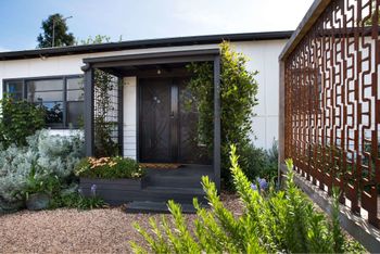 Alba House - Accommodation Sunshine Coast 0