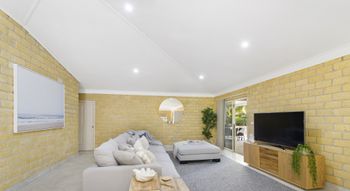 BEACHSIDE HIDEAWAY BONNY HILLS - Accommodation Sunshine Coast 2