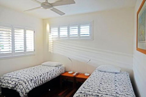 At Cylinder Unit 3 - Accommodation Sunshine Coast 3