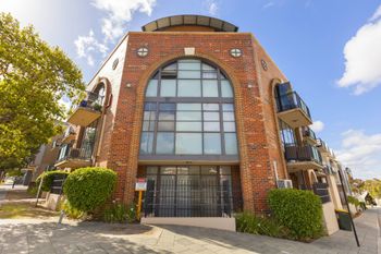 Stylish Inner City Apartment - Accommodation Sunshine Coast 1