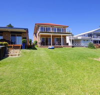 Luxury Waterfront House - Accommodation Sunshine Coast