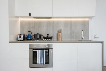 Avant Tower Apartment - Accommodation Sunshine Coast 2